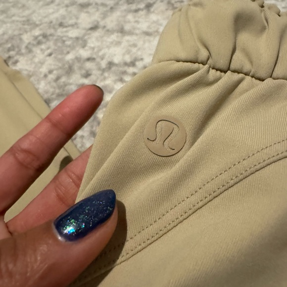 Lululemon Stretch High-Rise Jogger - Picture 5 of 9